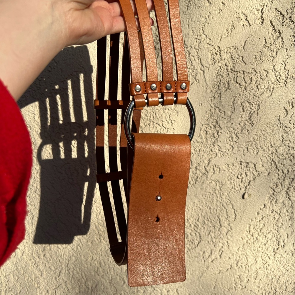 Like New Banana Republic Genuine Leather Belt, Tan, Size XS - Picture 2 of 6